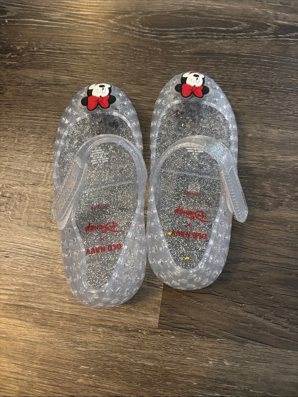 Old Navy Clear Glitter Minnie Mouse Jelly Sandals with Red Bow - Picture 2 of 3